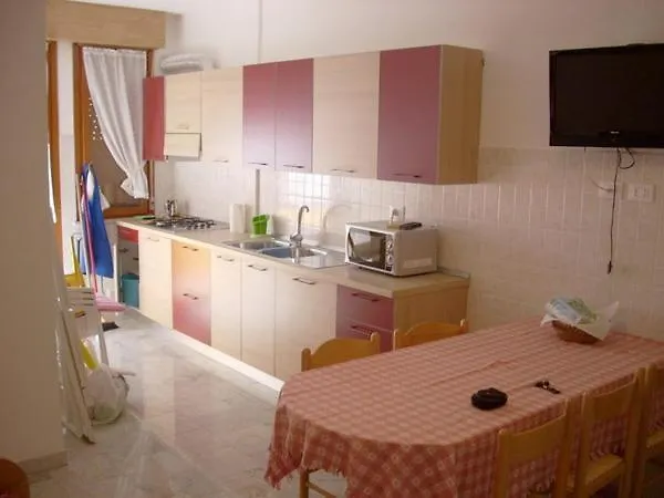 Condominio Simma Giallo E Azzurro