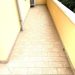 Condominio Simma Giallo E Azzurro Daire