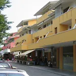 Condominio Simma Giallo E Azzurro * Bibione