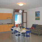 Condominio Simma Giallo E Azzurro