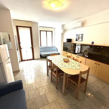 Appartamento Condominio Simma Giallo E Azzurro