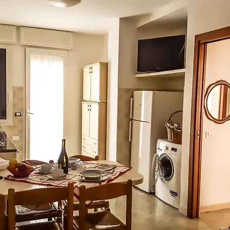 Condominio Simma Giallo E Azzurro * بيبيوني