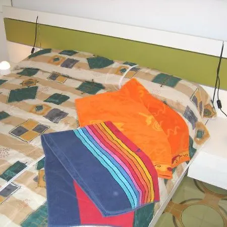 Apartamento Condominio Simma Giallo E Azzurro *