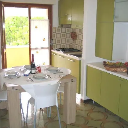 Condominio Simma Giallo E Azzurro アパート ビビオーネ