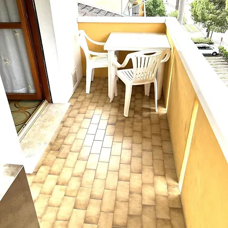 Condominio Simma Giallo E Azzurro