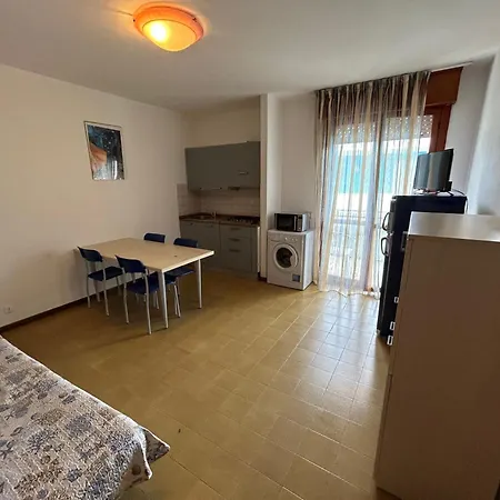 Appartamento Condominio Simma Giallo E Azzurro