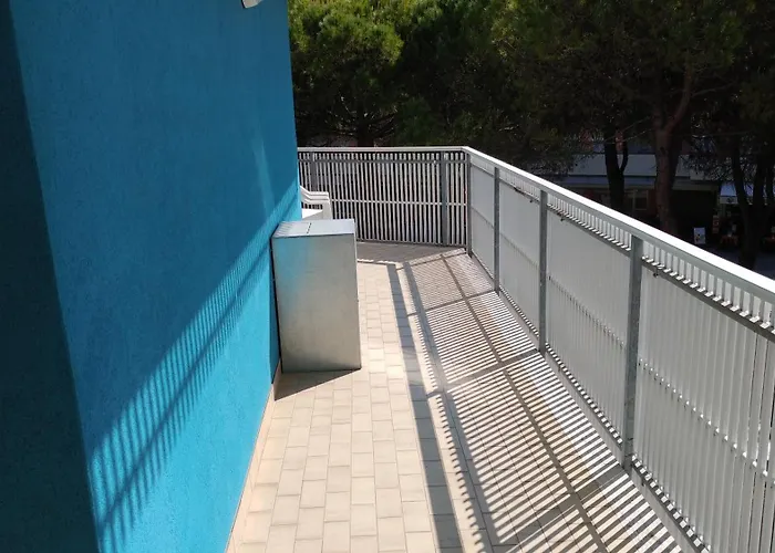 Condominio Simma Giallo E Azzurro