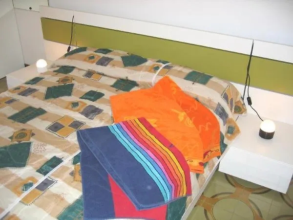 Appartamento Condominio Simma Giallo E Azzurro *