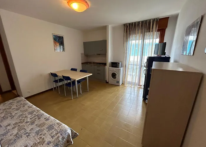 Appartamento Condominio Simma Giallo E Azzurro